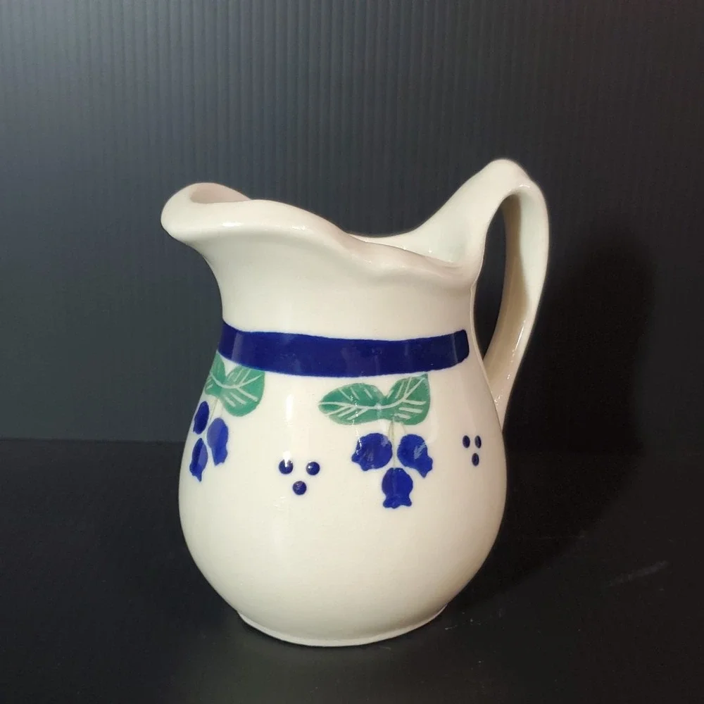 Vintage Hartstone Pottery USA  1980's BLUEBERRY PATTERN‎ CREAMER MINT Condition
